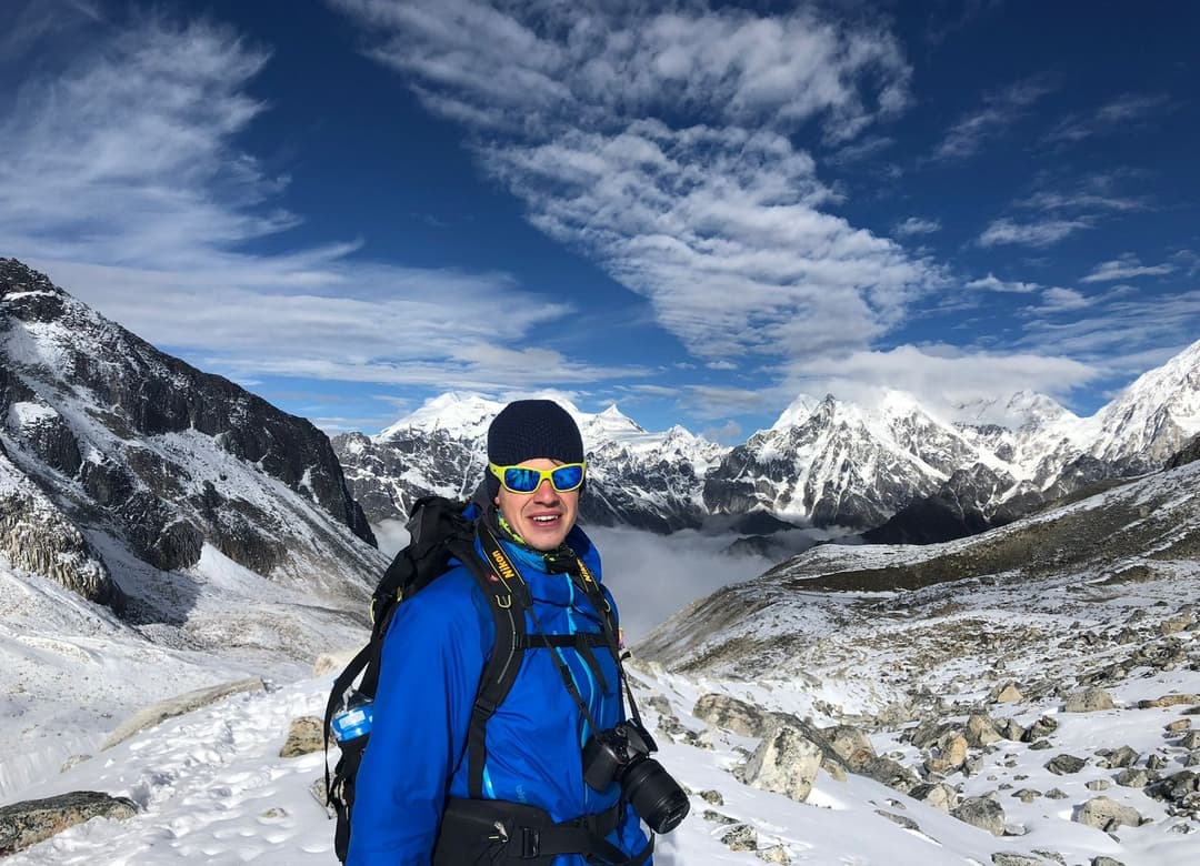Trekker in Bhimthang