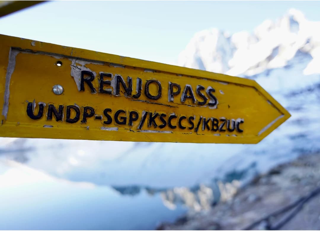 Renjo La sign at Gokyo