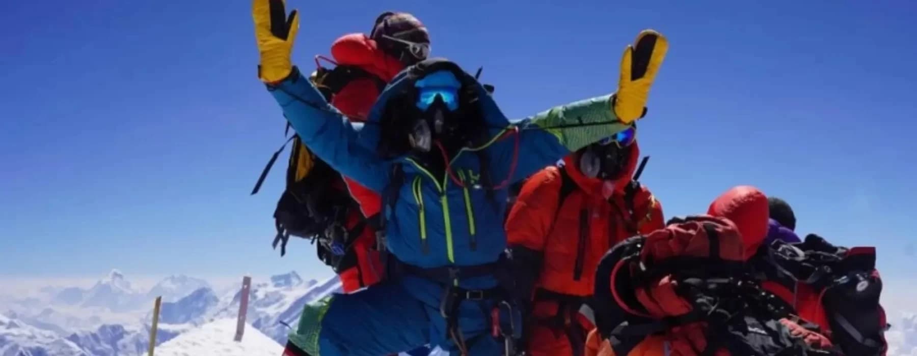Chinese Mountaineer Dong Hong Juan climbs 14 peaks