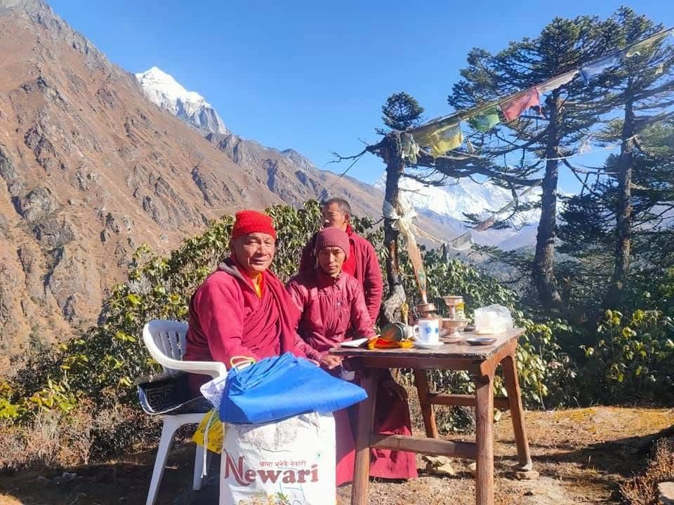 Trek to Tengboche