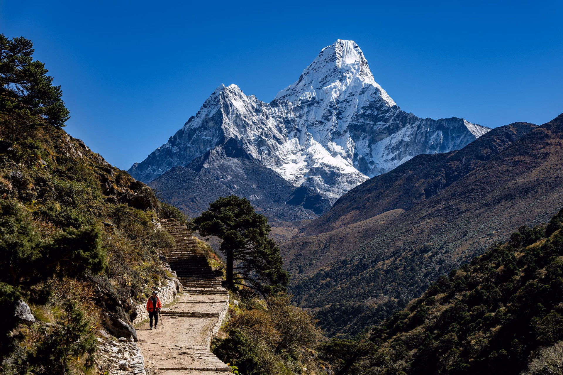 Mt. Ama Dablam View from EBC Trail
