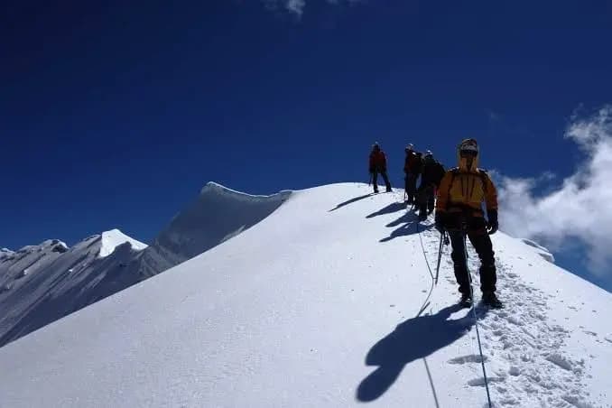 Pisang Peak Climbing