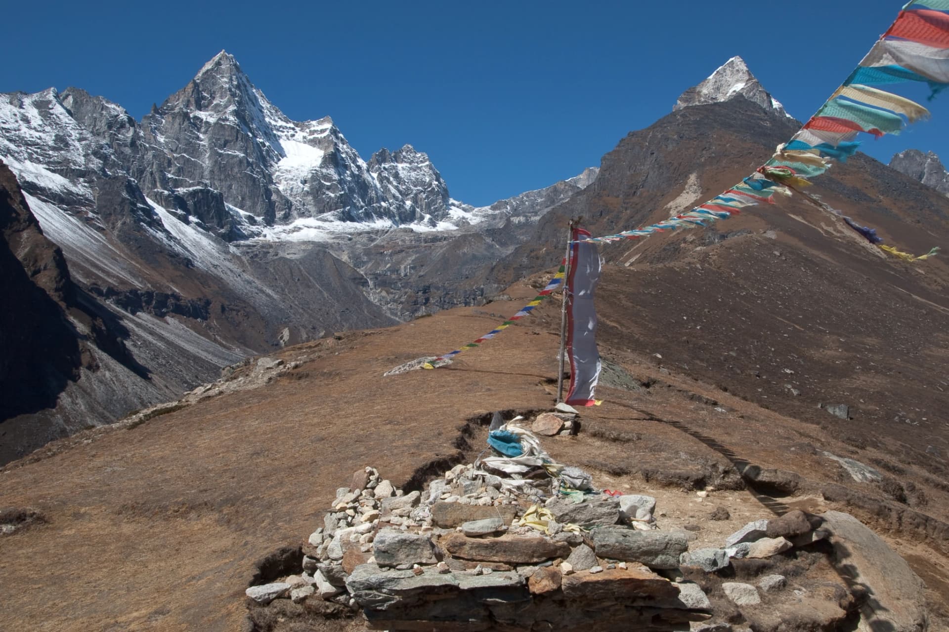 Head out from Dole and trek to Machhermo (4,470 m): Distance 7 km, duration 4 to 5 hours
