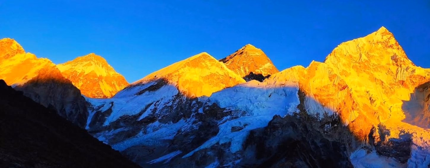 Sunrise view of Everest