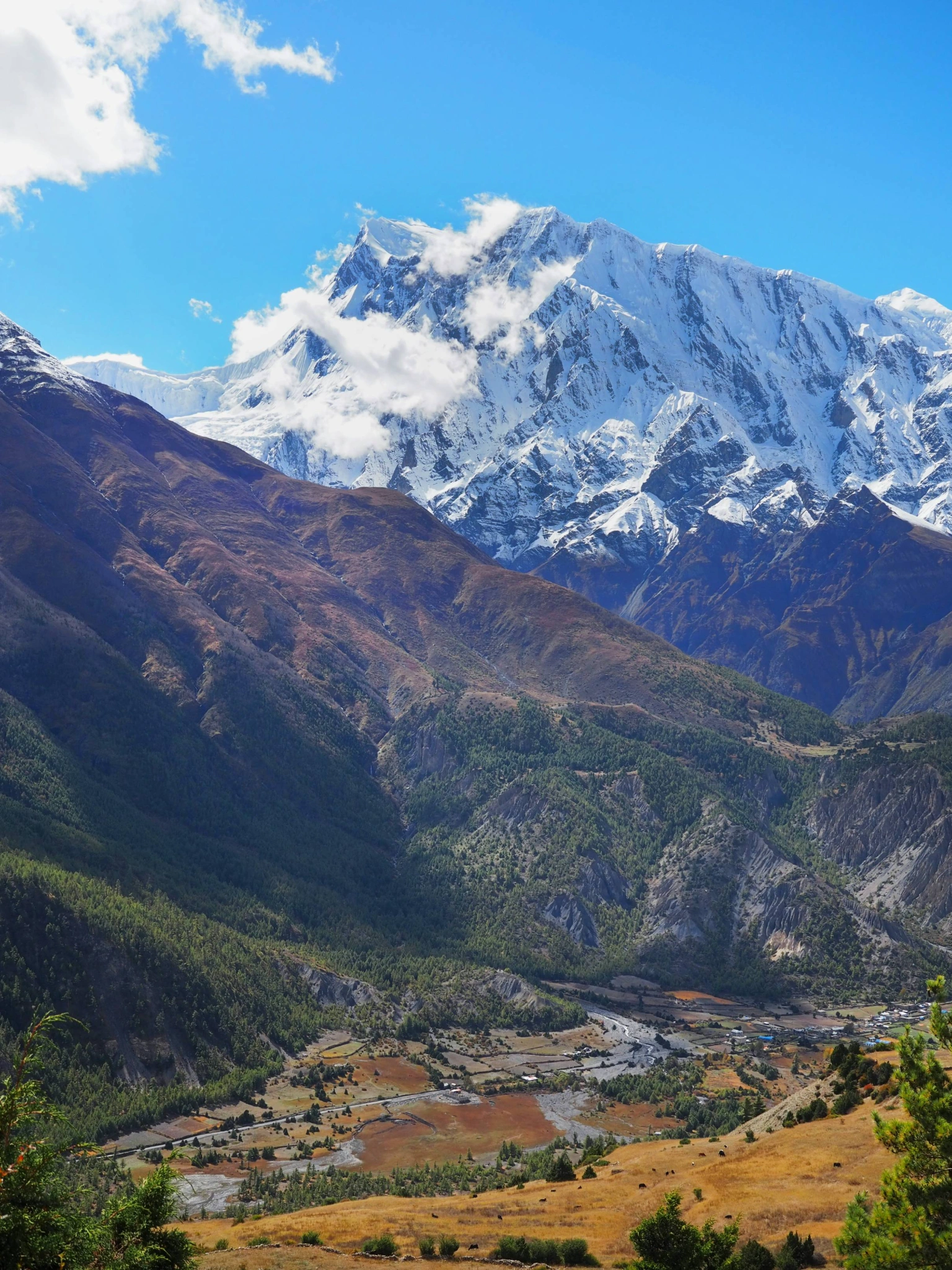 Humde Village along Annapurna Circuit Trail