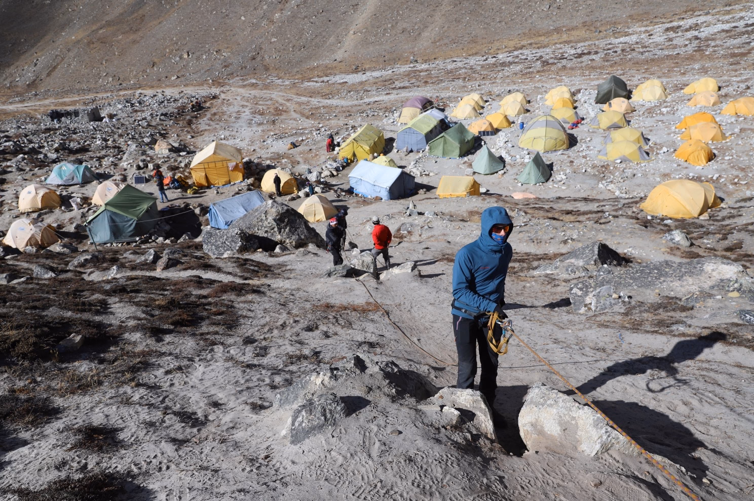 island-peak-camping-and-preparation.avif