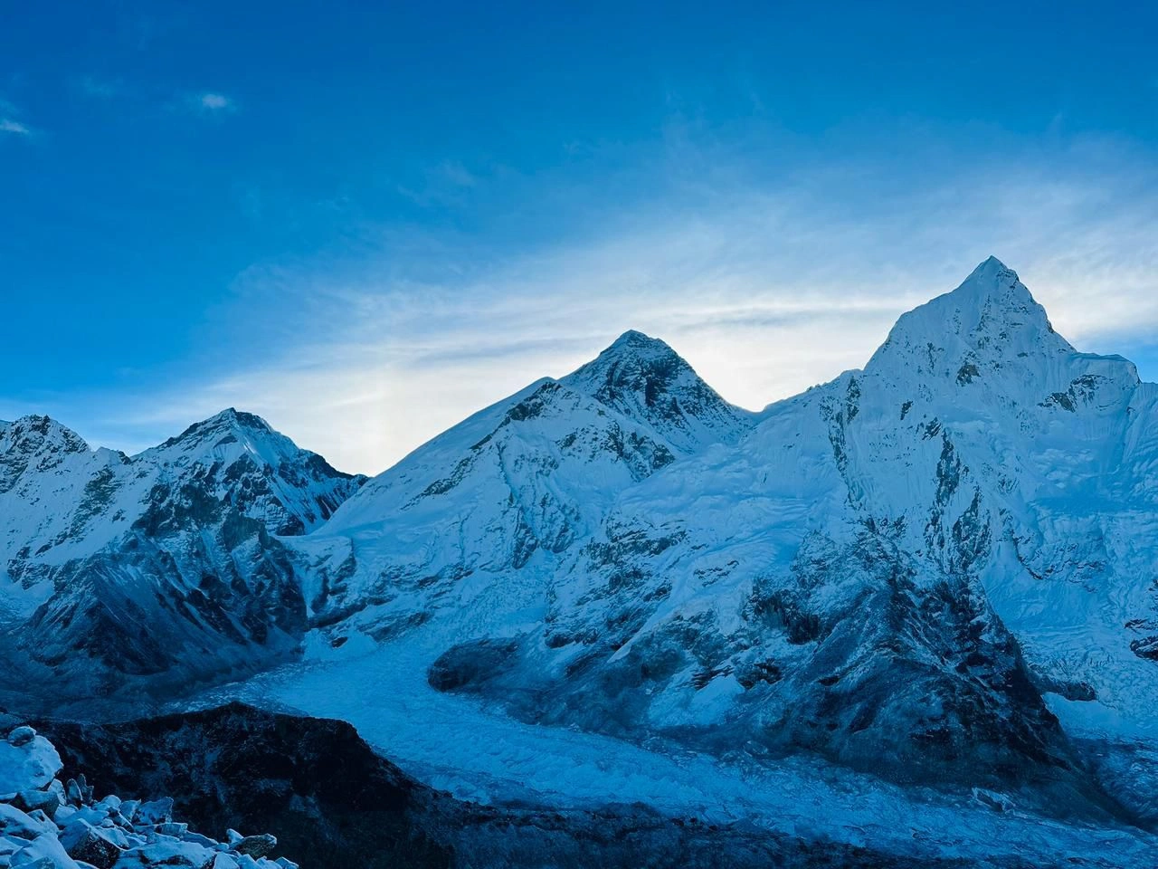mazing-view-of-everest-range-during-sunset.webp