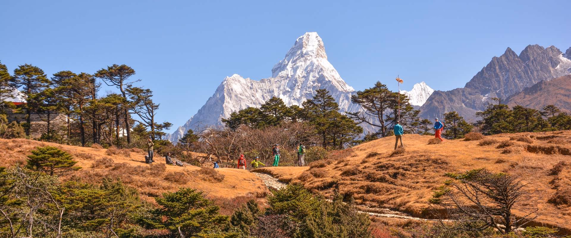 view-of-ama-dablam-while-trekking-to-ebc.avif