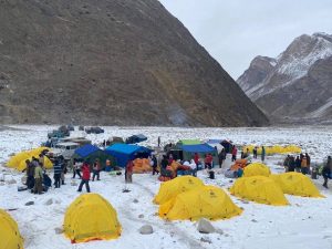 Climbing K2 During winter