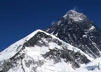 Dead Bodies Litter Mount Everest as its so difficult and expensive to get people down